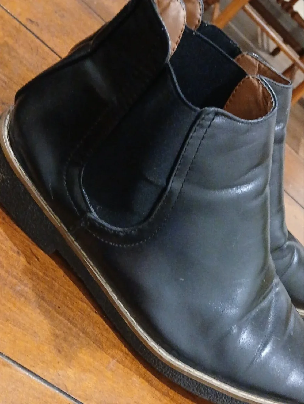 Men's Black Chukka Boots — Sleek Leather Dress-Casual Style